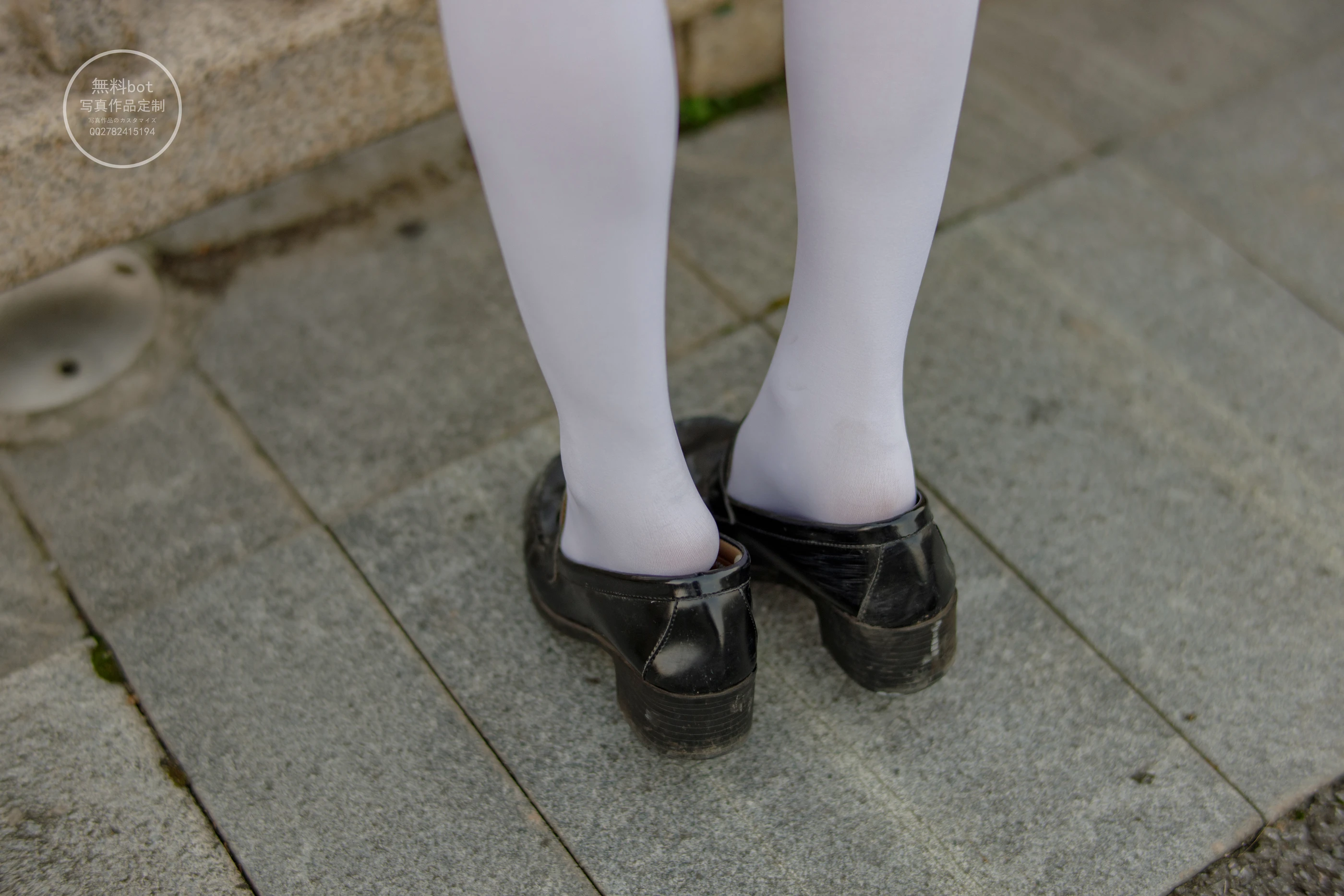 森萝财团 有料006  依依 户外白丝JK制服 [90P]插图2